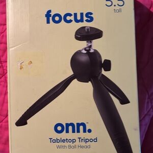Focus onn. Tabletop tripod with ball head up to 5.5” tall